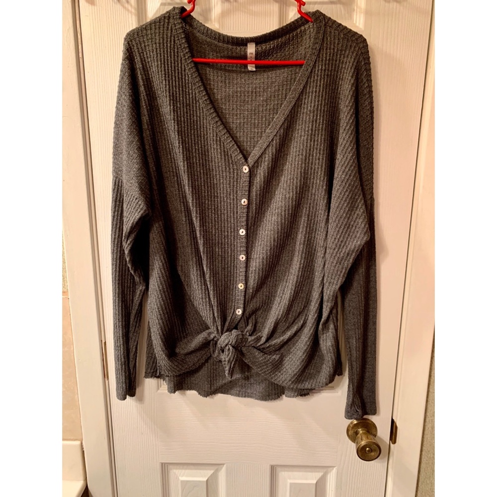 Real cute light top.